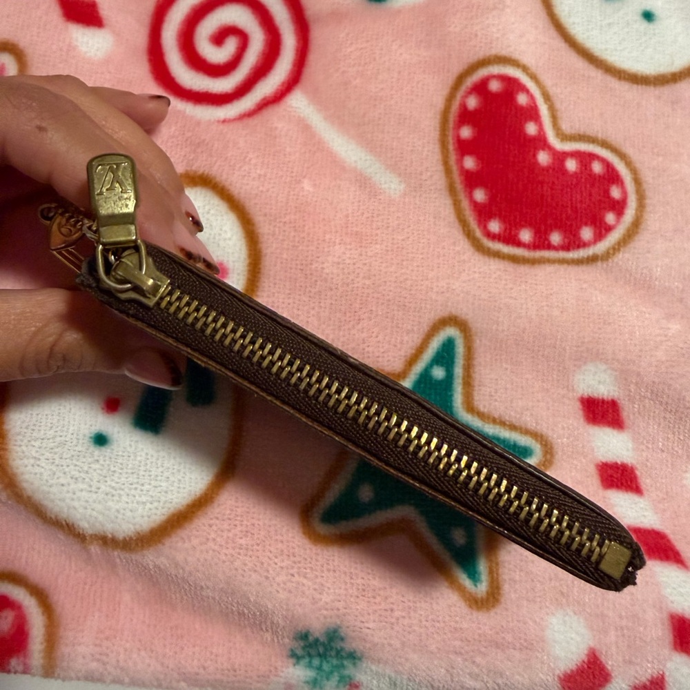 Louis Vuitton Monogram key Pouch - Picture 5 of 6